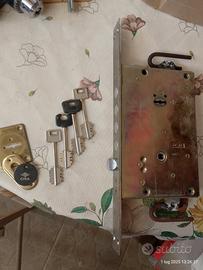 serratura Cisa  porta blindata 