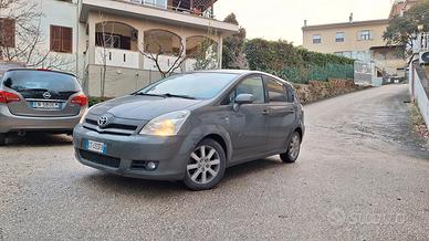 Toyota Corolla Verso D-4D 2004