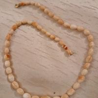 collana di conchiglie