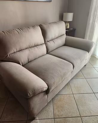 Divano beije/grigio chiaro 2 posti