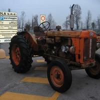 Trattore agricolo mod. fiat om 512