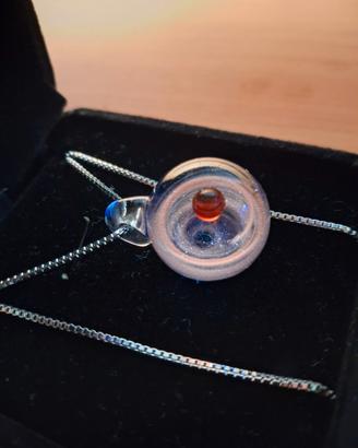 Collana con pendente in vetro artistico
