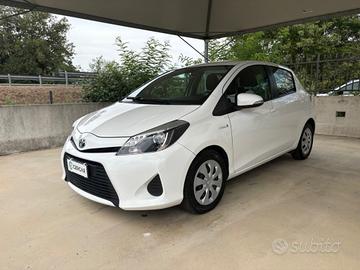TOYOTA Yaris 1.5 Hybrid 5 porte AUTOMATICA OK NE