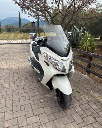 Suzuki Burgman 400