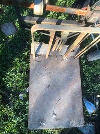 bilancia a piattaforma antica con pesetti