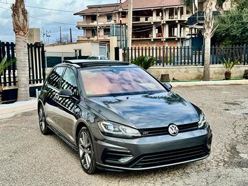 Volkswagen Golf 2.0 TDI DSG R line Executive BlueM