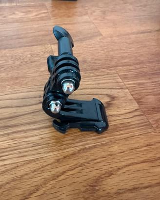 Adattatore per gopro su casco moto