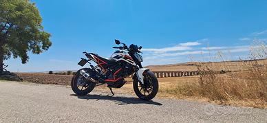 KTM DUKE 125cc 2017" WHITE EDITION