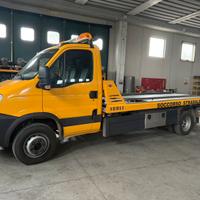 Carroattrezzi iveco Daily 70c17
