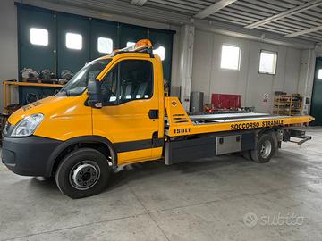 Carroattrezzi iveco Daily 70c17