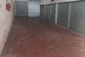 Ampio box soppalcato villa lais