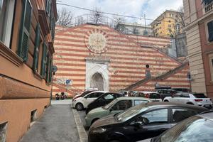 5 LOCALI A GENOVA
