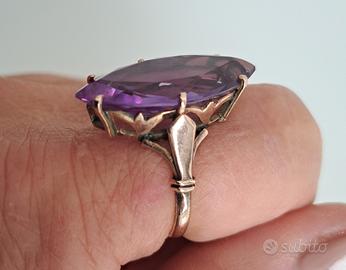 Antico anello in oro rosa con pietra viola 