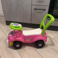 Macchinina cavalcabile Clementoni