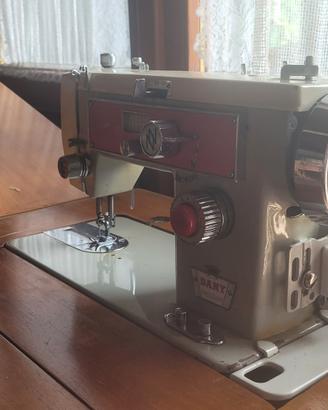 macchina da cucire anni 60
