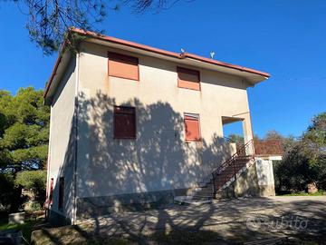 Rif.3650RA93018| villino caltanissetta