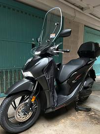 Honda Sh 150 sport nero 4.700 km