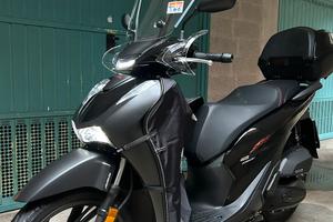 Honda Sh 150 sport nero 4.700 km