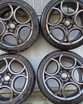 Cerchi in lega  con gomme Pirelli 18 Giulietta alf