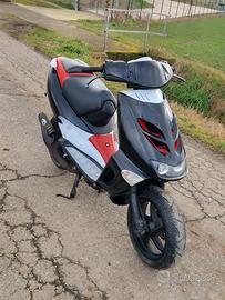 aprilia sr ( di tech)