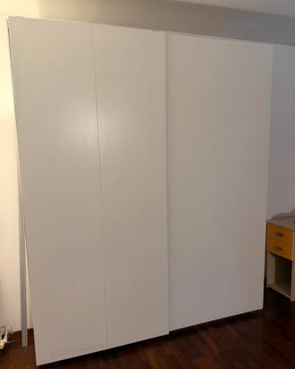 Armadio Ikea ante scorrevoli e 4 cassetti