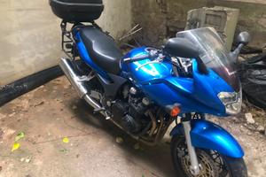Kawasaki zr7