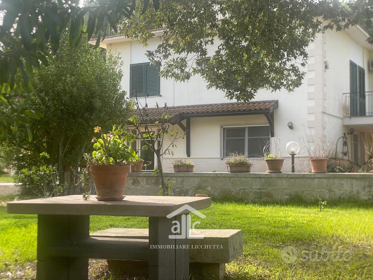 CASA INDIPENDENTE SU LOTTO DI 2000 MQ. - Vista 6