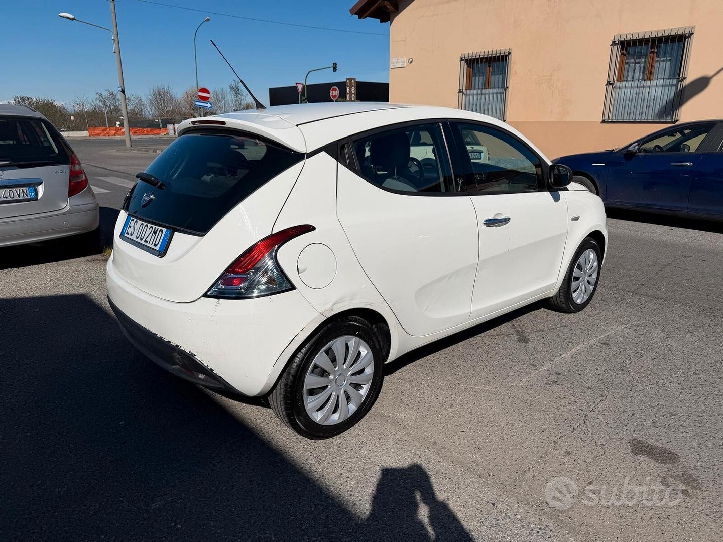 Lancia Ypsilon 2013 photo 2