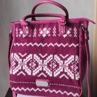 Borsa donna Fergi, rosa prugna in lana a tracolla