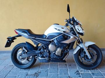 Yamaha XJ6 del 2010