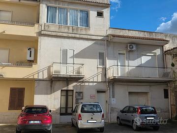 Castelvetrano casa su 2 piani +garage