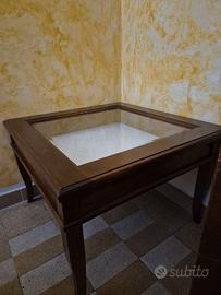Tavolino vetrinetta in legno