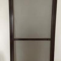 Porta a battente con zanzariera
