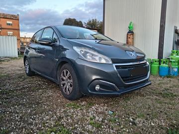 Peugeot 208 1600 75 cv prezzo 6000euro