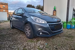 Peugeot 208 1600 75 cv prezzo 6000euro