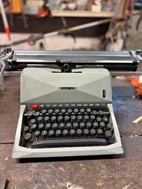 Macchina da scrivere Olivetti 82 funzionante del60