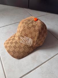 Cappello gucci x northface