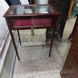 TAVOLINO BACHECA FILO INTARSIO