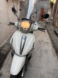 Beverly 350