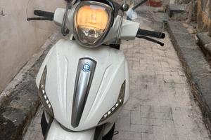 Beverly 350