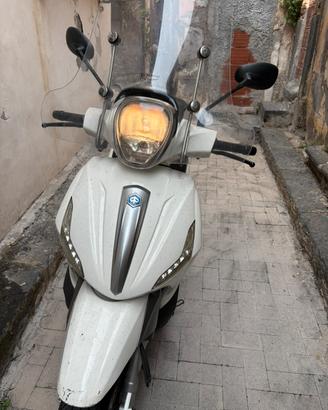 Beverly 350