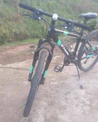 Bicicletta B’twin Rock rider 700