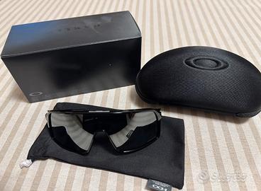 Occhiali Oakley Sutro
