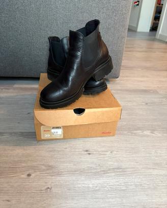 Stivaletti Bata in pelle nera