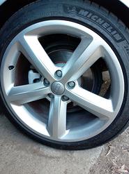 Ruote 245 40 18 originali Audi - trattabile