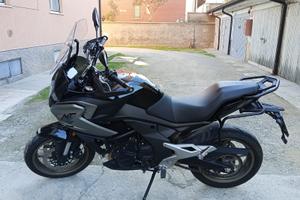 Moto CF Moto 700 MT