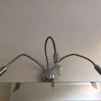 Applique a tre bracci design moderna