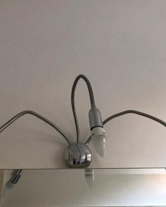 Applique a tre bracci design moderna