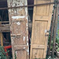 Portone antico in pino