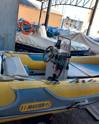 Gommone Master 450 con posto barca pagato.